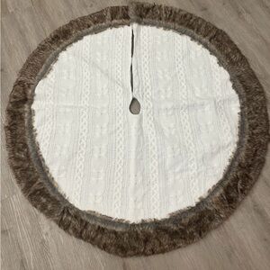 NEW KNITTED TWIST FAUX FUR CUFF CHRISTMAS TREE SKIRT 36"